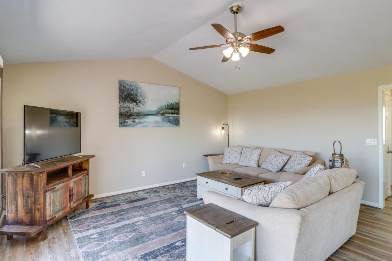 Charming Edgemont Home With Deck And Lake Views! Fairfield Bay エクステリア 写真