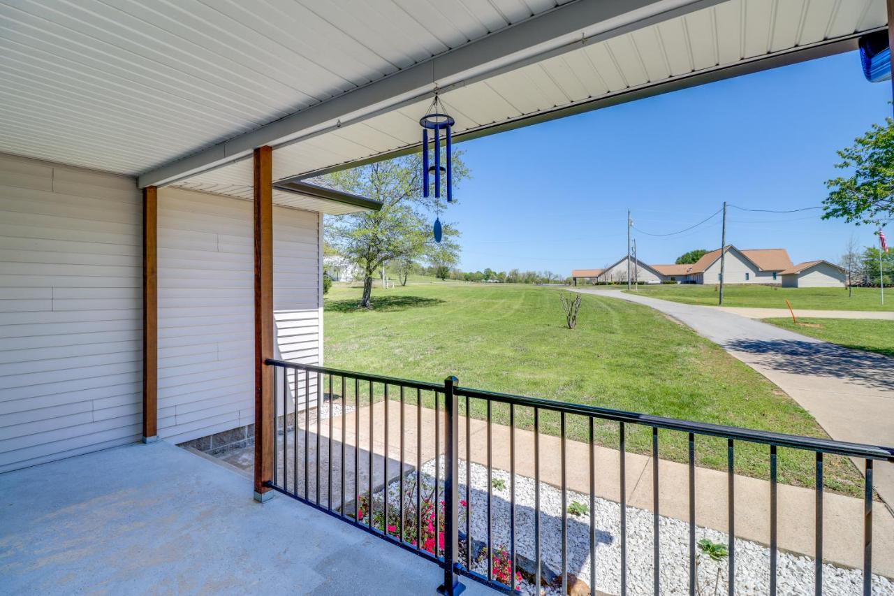 Charming Edgemont Home With Deck And Lake Views! Fairfield Bay エクステリア 写真