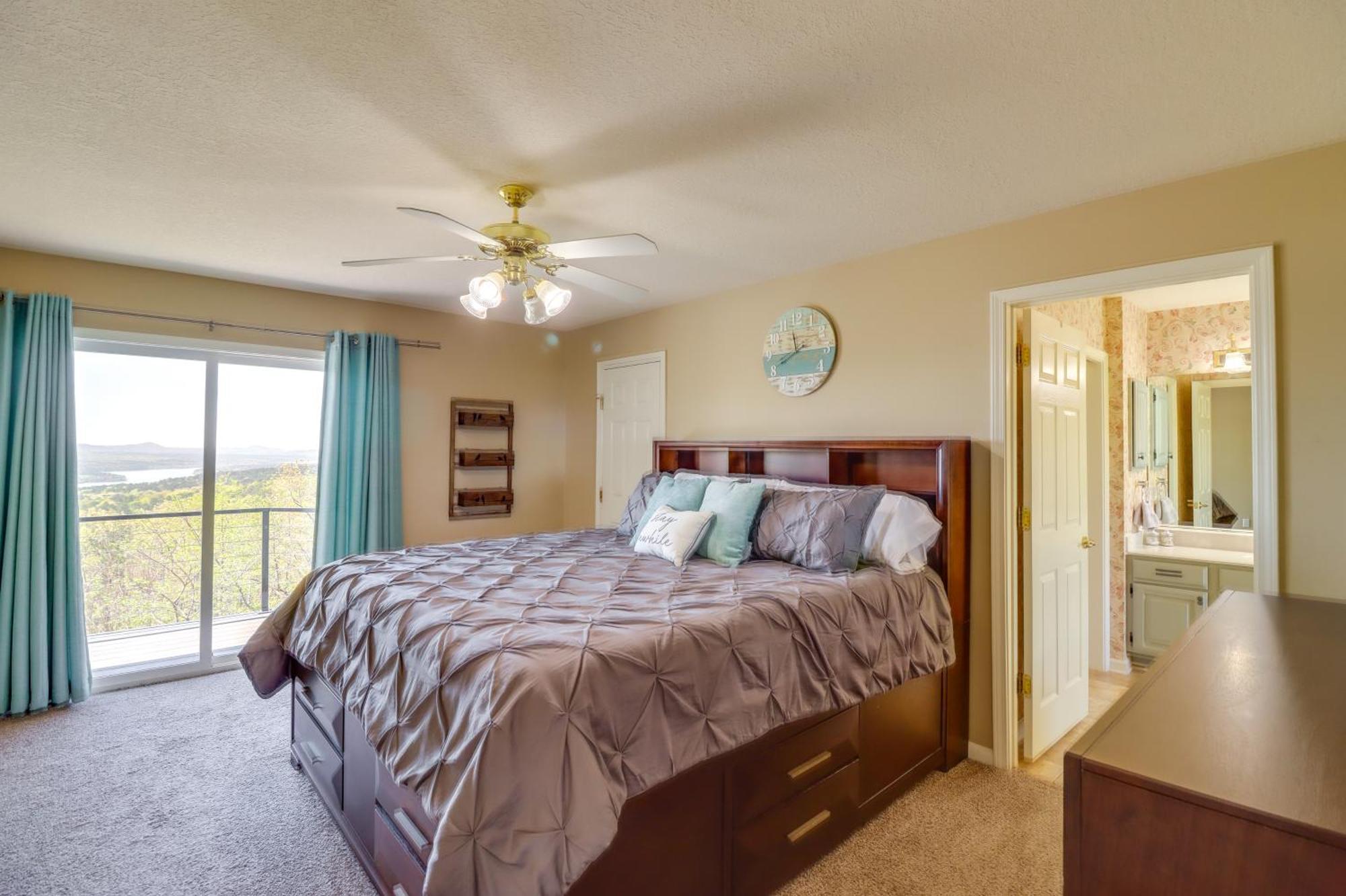 Charming Edgemont Home With Deck And Lake Views! Fairfield Bay エクステリア 写真